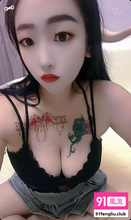 三点粉嫩水多多小妹